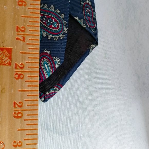 Johnny Carson Vintage Silk Tie Necktie Blue Red Small Paisley Formal Business - Picture 6 of 9